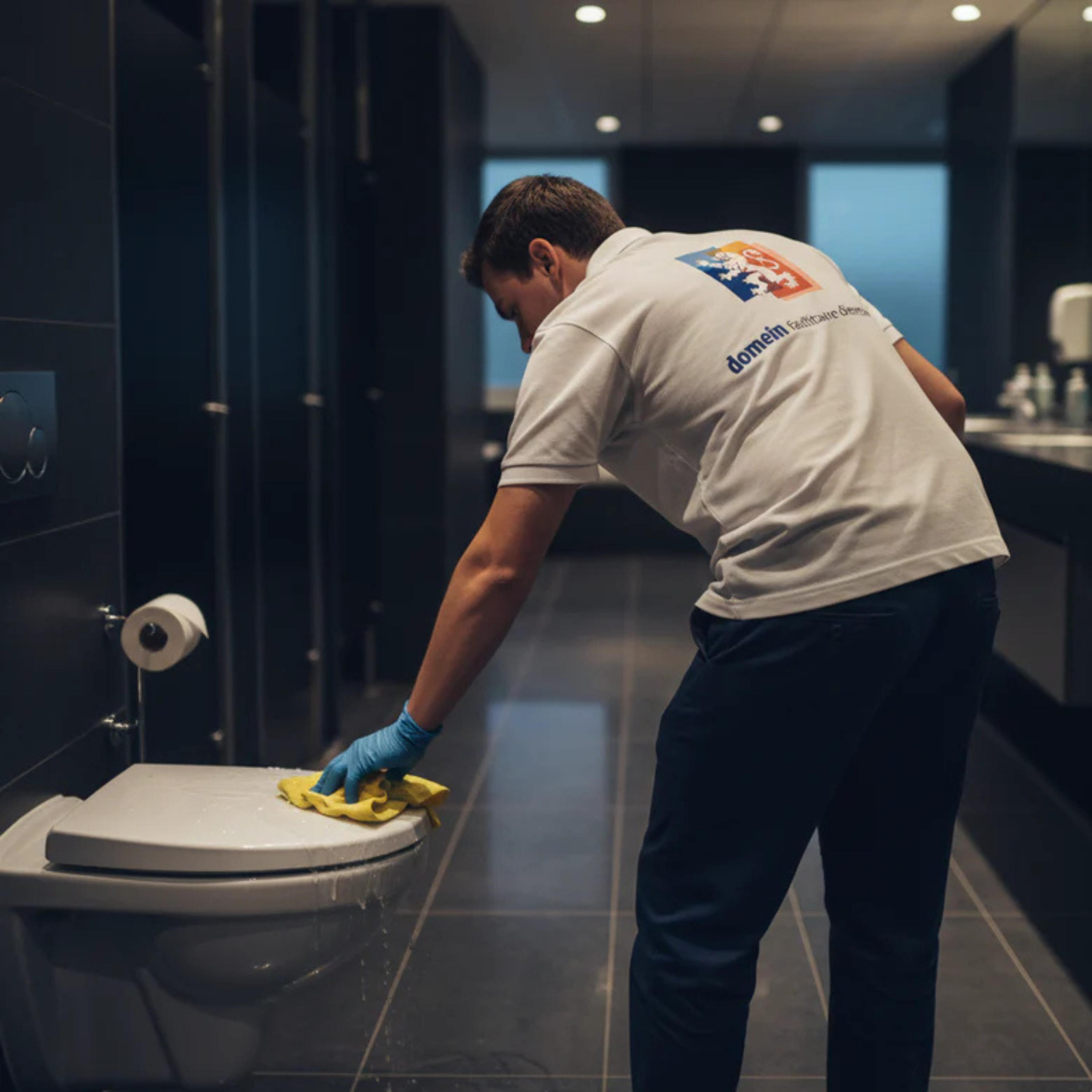 Door het gebruik van juiste technieken en middelen verzekeren wij een hygiënisch toilet